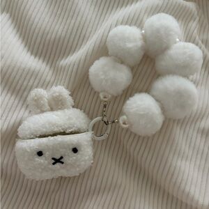 MIFFY - AirPods Fluffy White Case